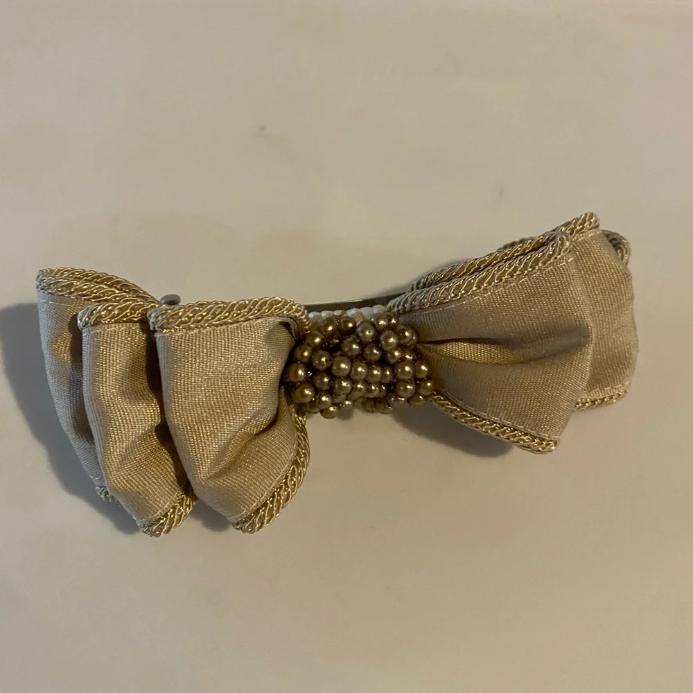 Kirk’s Folly Barrette - Picture 1 of 3
